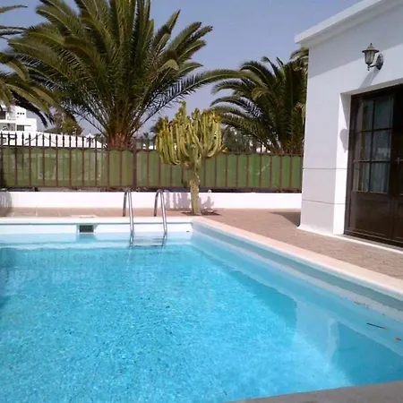 Playa Honda Sleeps 4 Pool Wifi ヴィラ プラヤ・オンダ