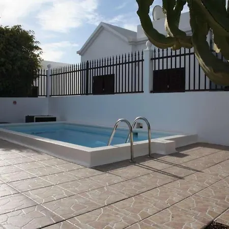 Playa Honda Sleeps 4 Pool Wifi * 플라야 온다