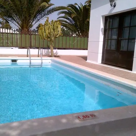 ヴィラ Playa Honda Sleeps 4 Pool Wifi プラヤ・オンダ